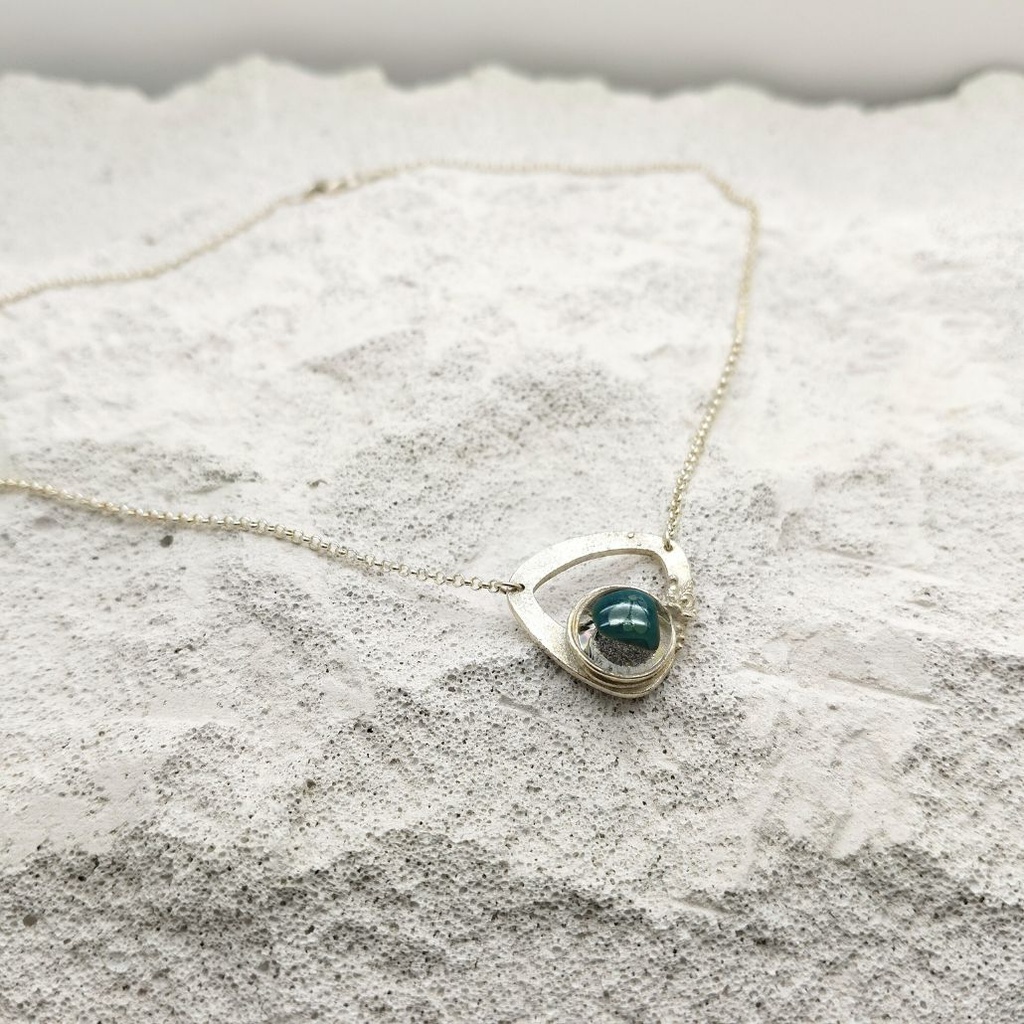 Zilver en glas - Uniek stuk - Hanger - Natuurinspiratie - M